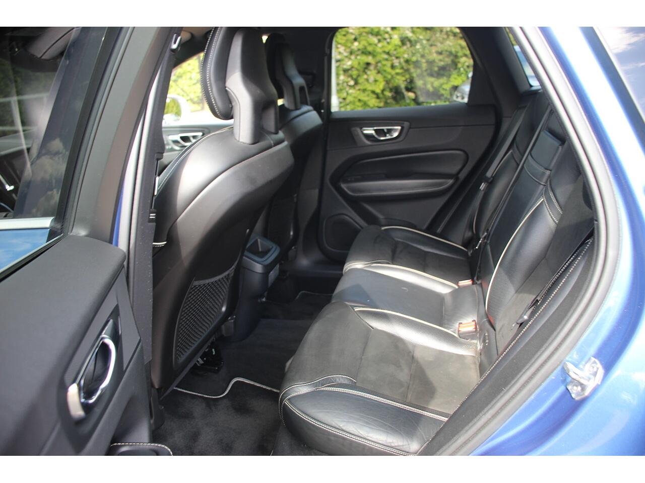 Volvo XC60 view 17
