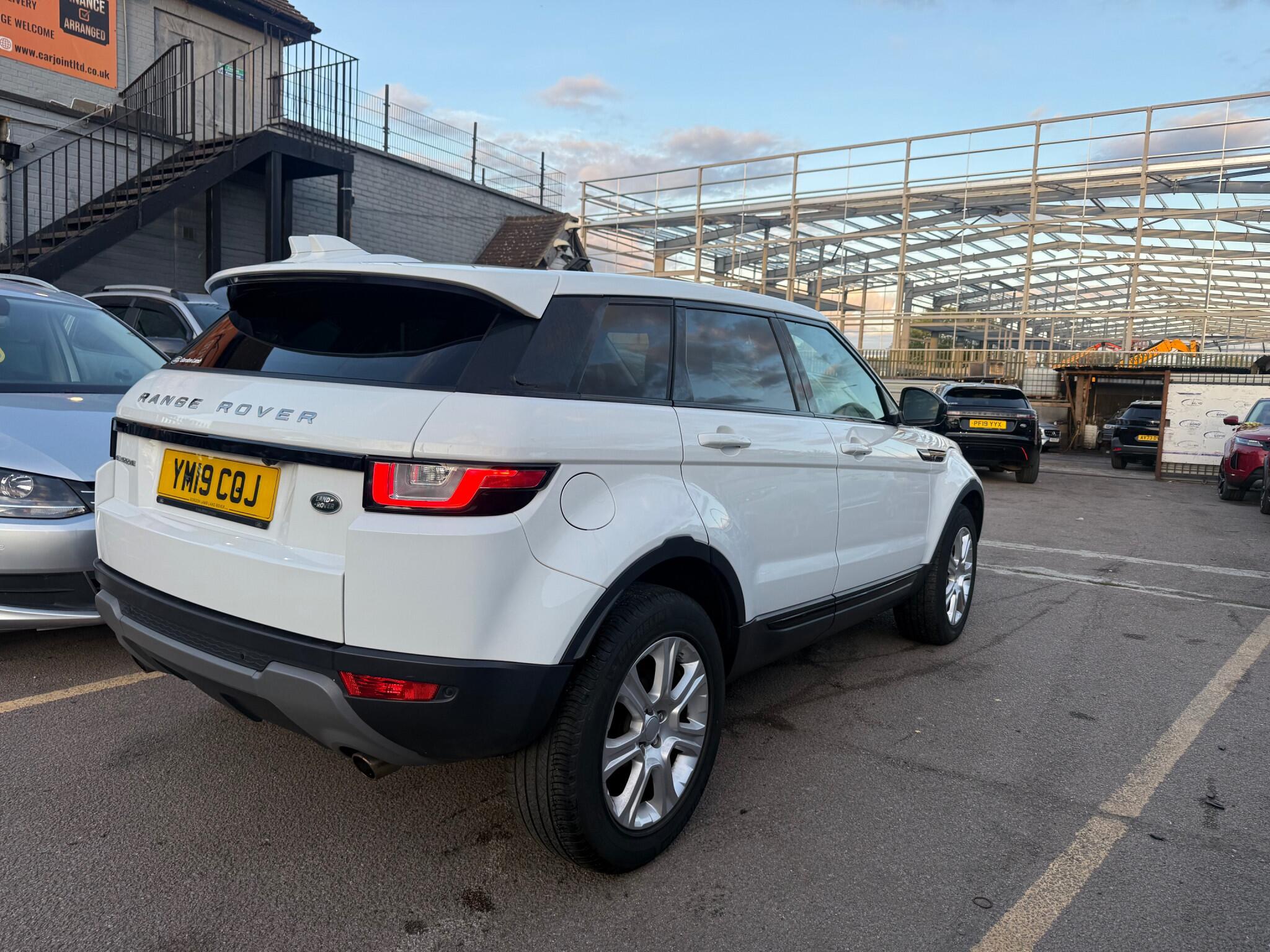 Land Rover Range Rover Evoque view 4