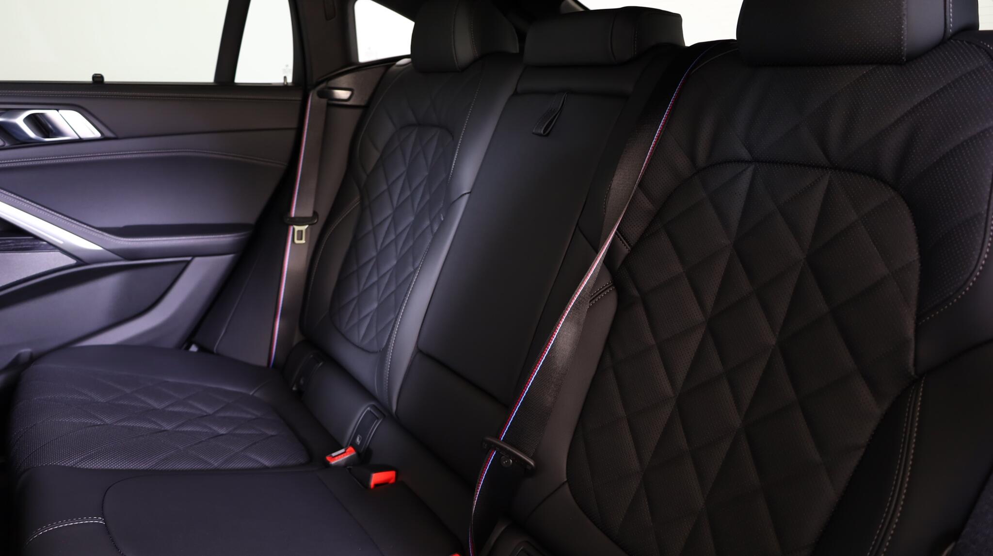 BMW X6 view 12