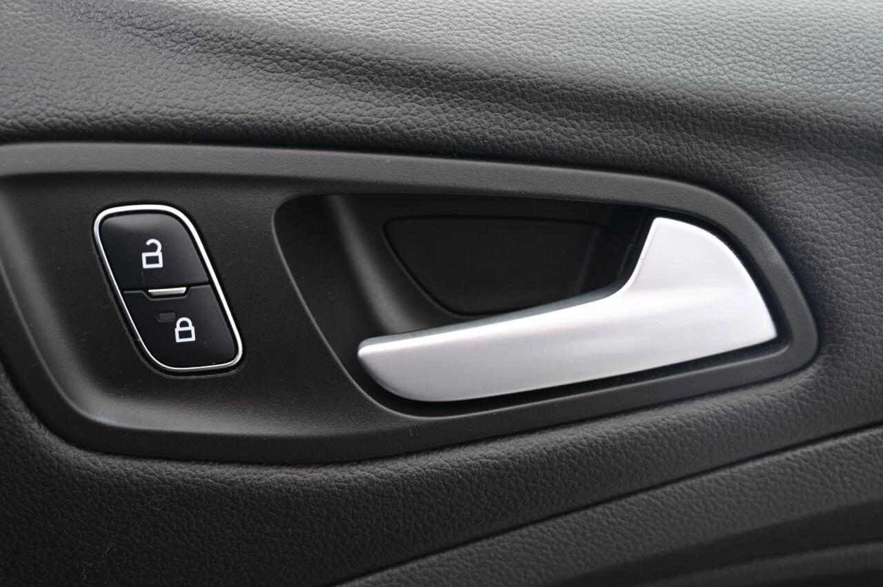 Ford Kuga view 32
