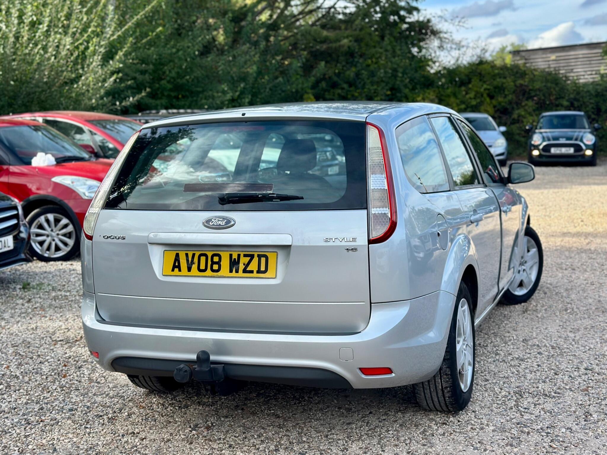 Ford Focus view 13
