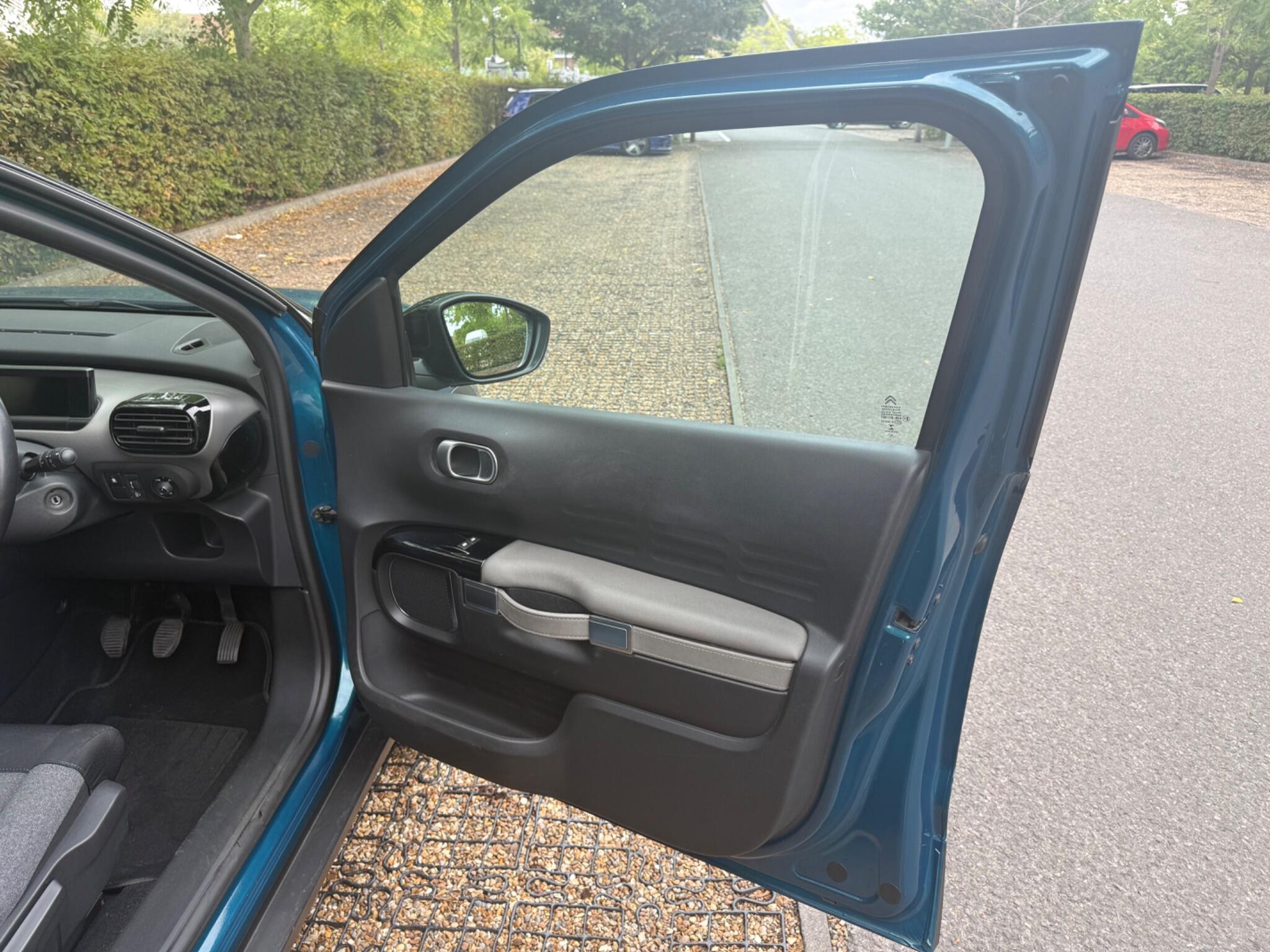 Citroen C4 Cactus view 56