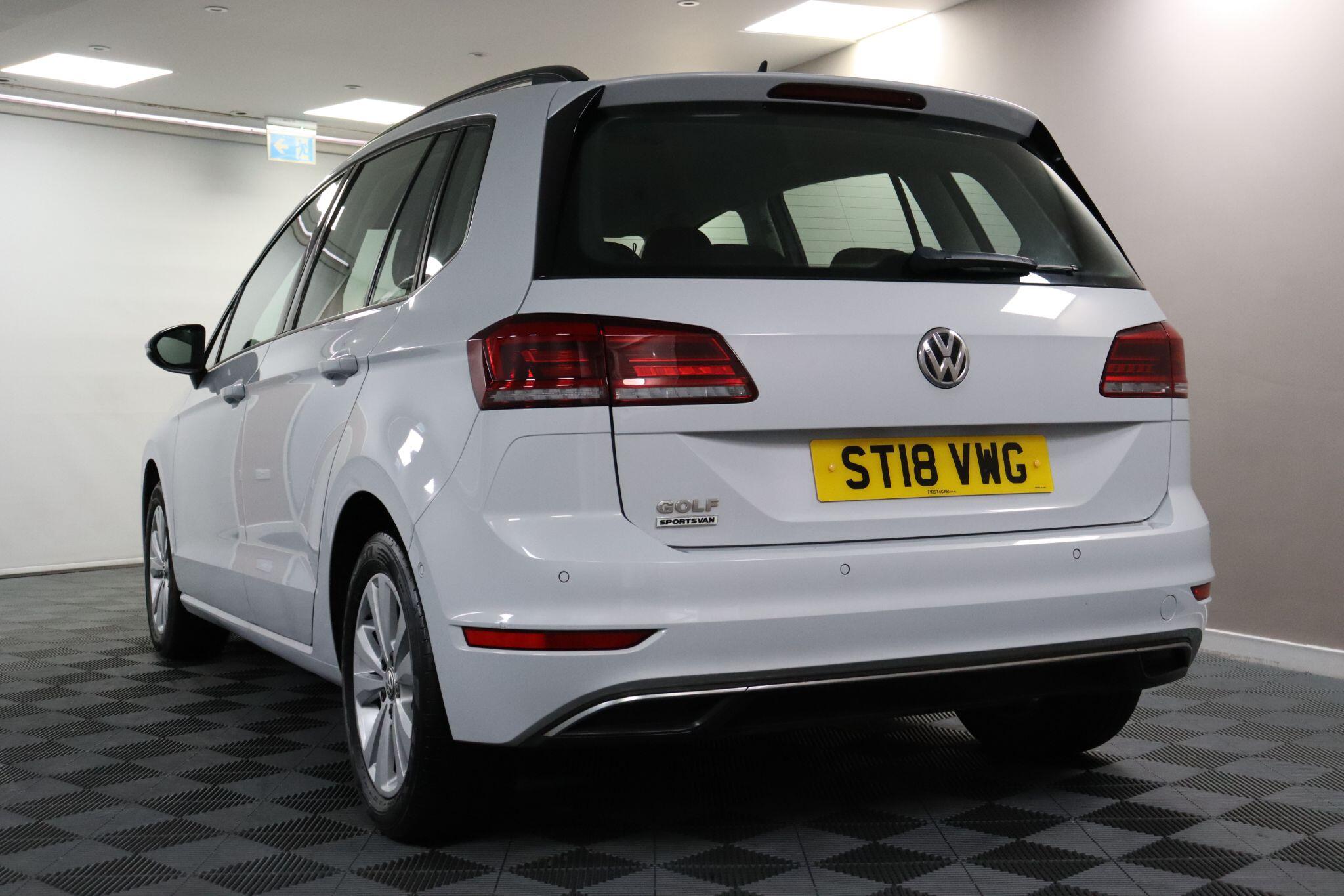 Volkswagen Golf SV view 29
