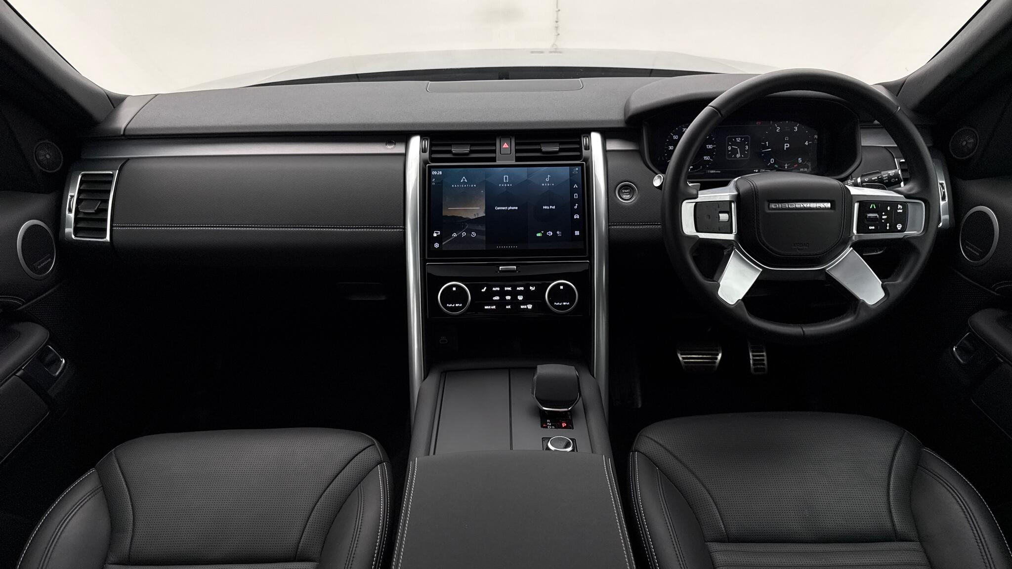 Land Rover Discovery view 9