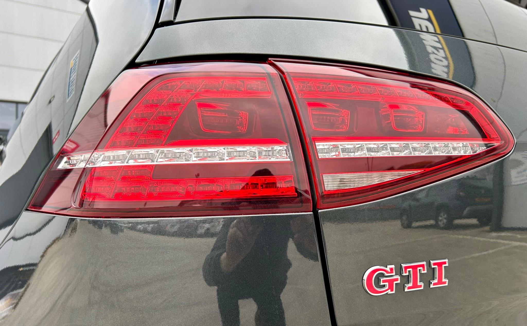 Volkswagen Golf view 12