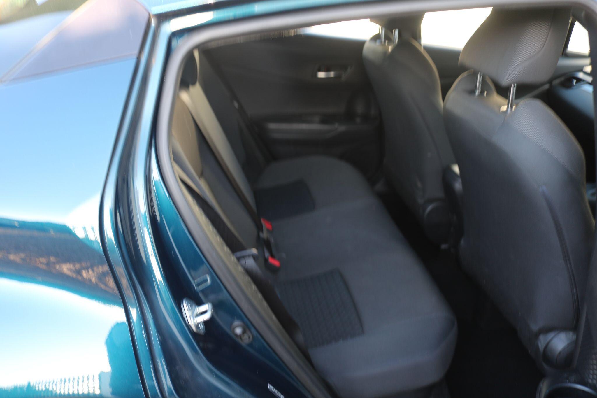 Toyota C-HR view 22