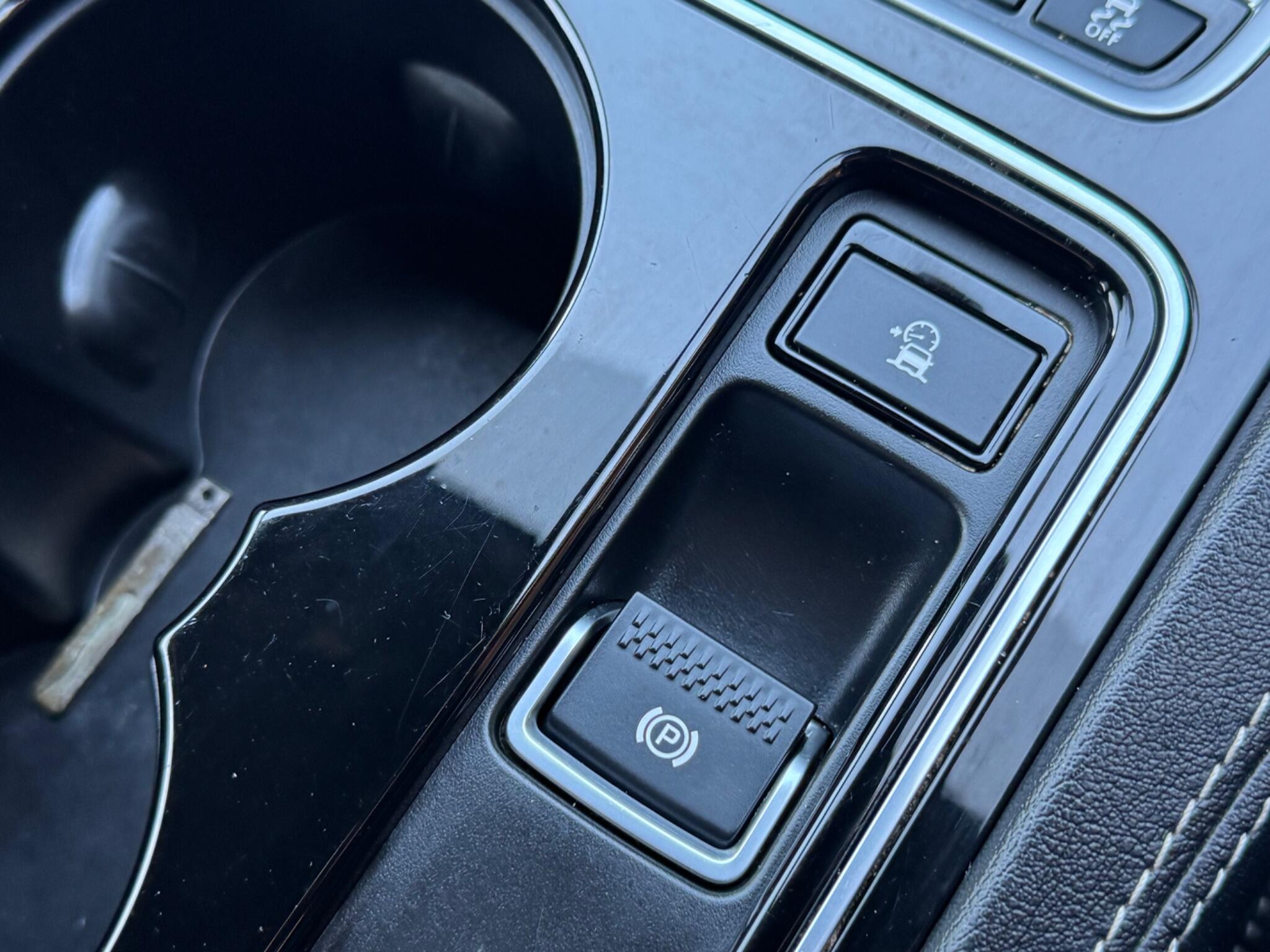 Jaguar F-Pace view 22