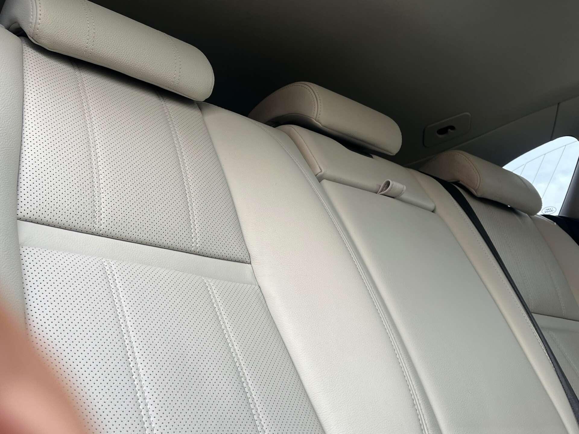 Land Rover Range Rover Velar view 41