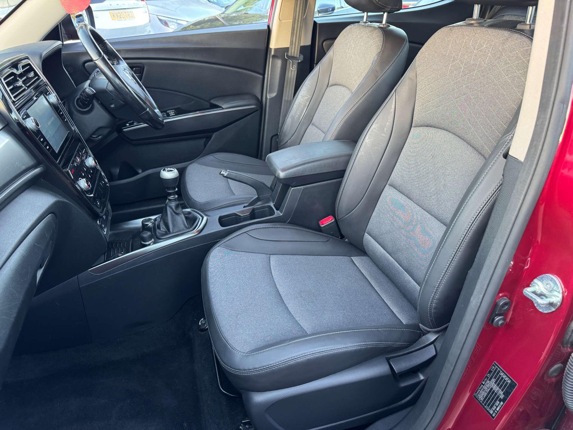 KGM Tivoli view 30