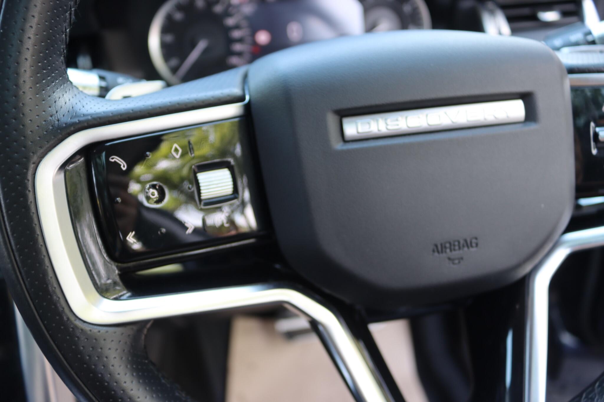 Land Rover Discovery Sport view 36