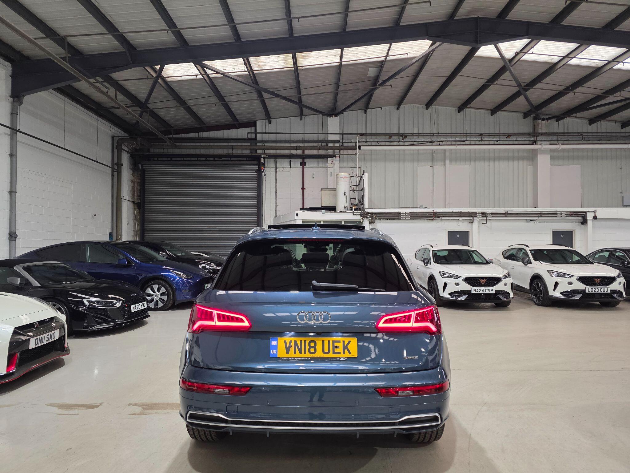 Audi Q5 view 4