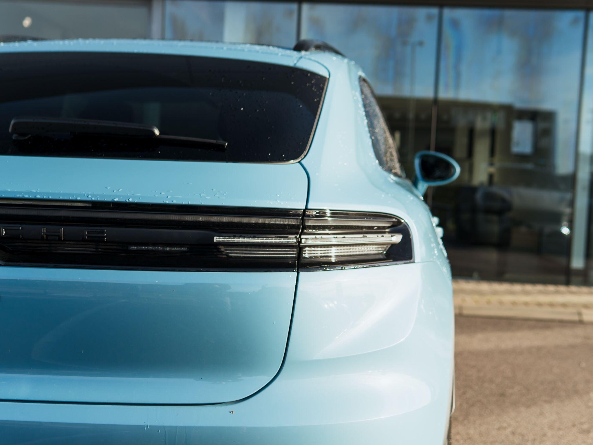 Porsche Macan view 2