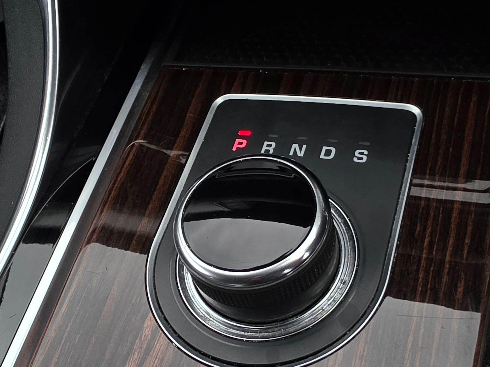 Jaguar XF view 21