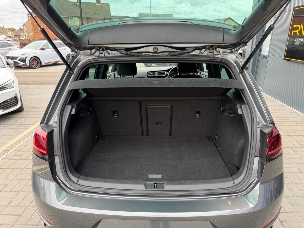 Volkswagen Golf view 16