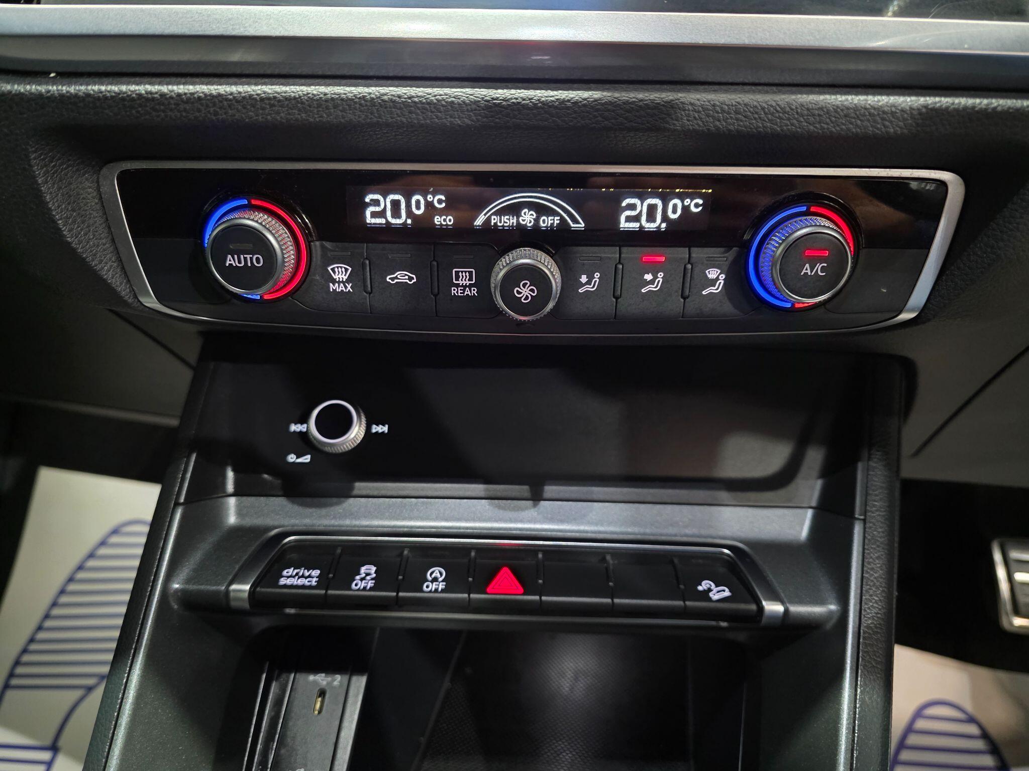 Audi Q3 view 9