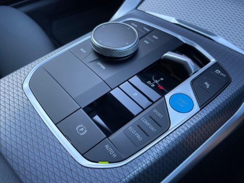 BMW i4 view 10