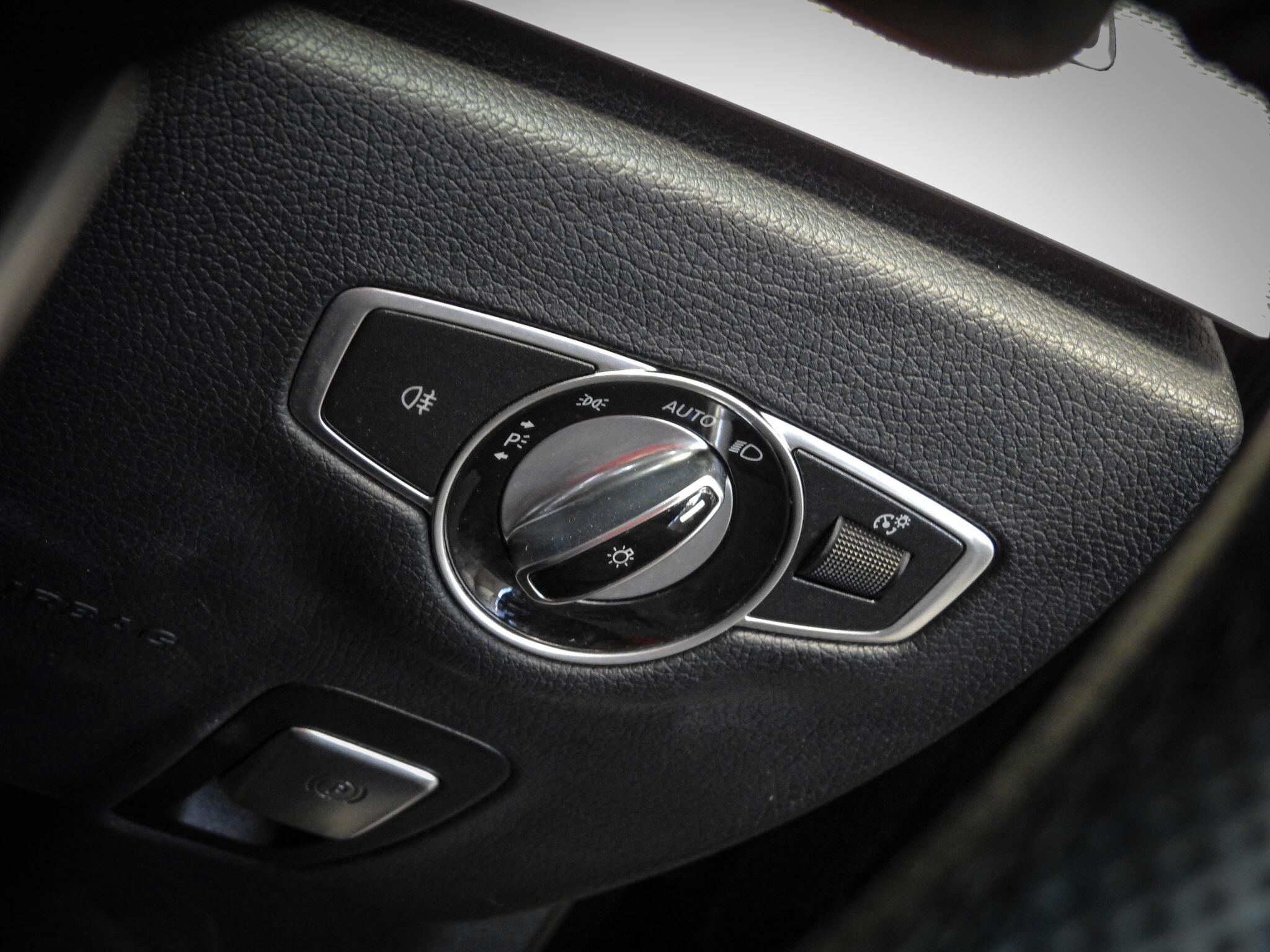 Mercedes-Benz E-Class view 39