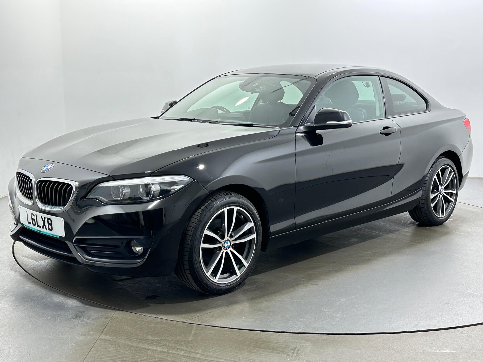 BMW 2 Series view 4