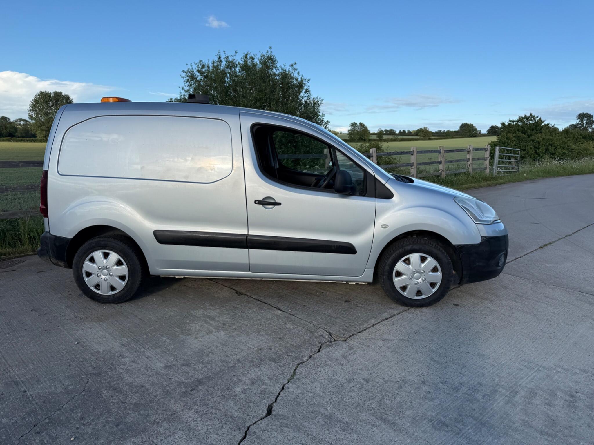 Citroen Berlingo 1.6 HDi 850 Enterprise L1 5dr — photo 24 of 92