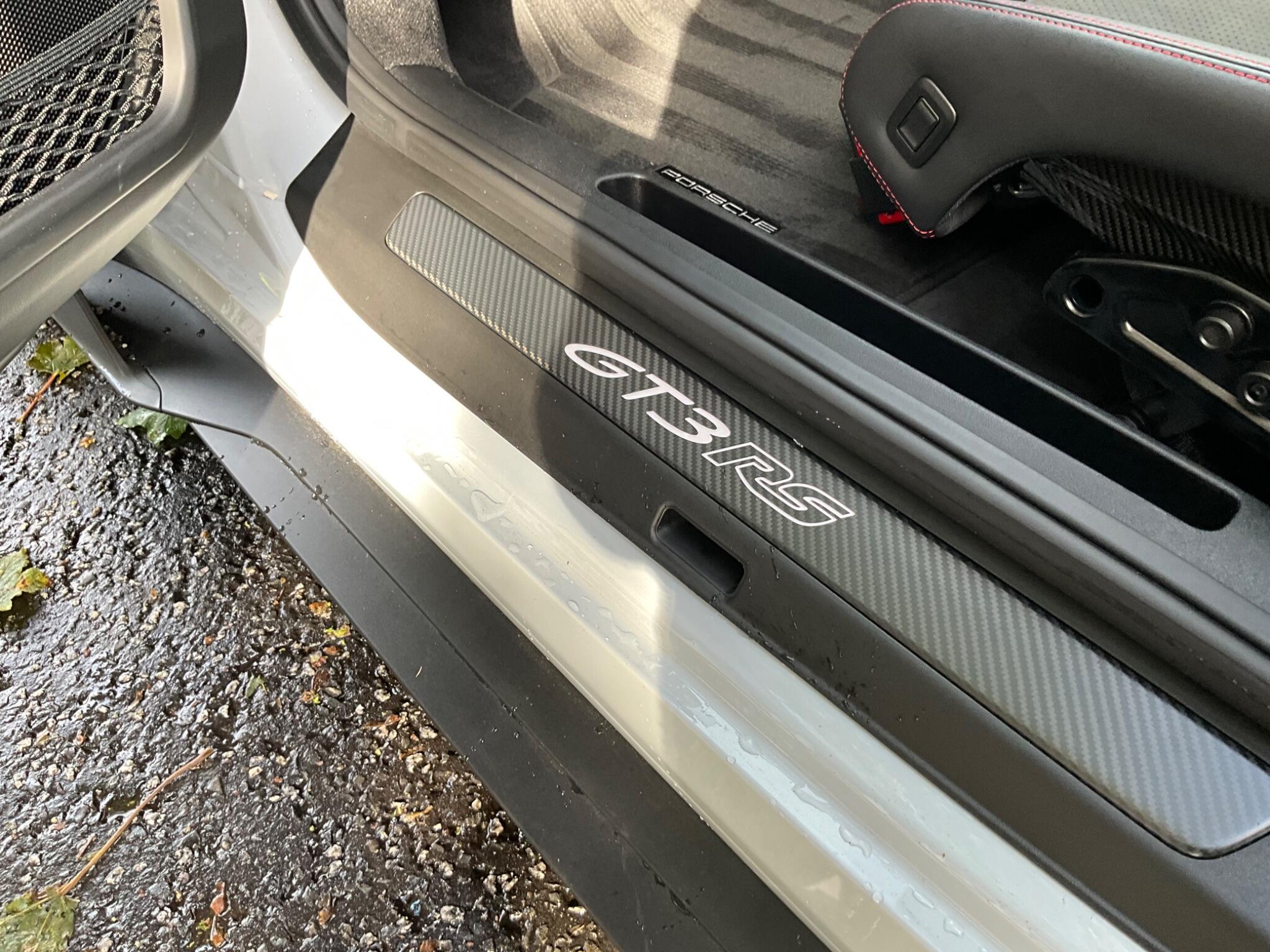Porsche 911 view 31