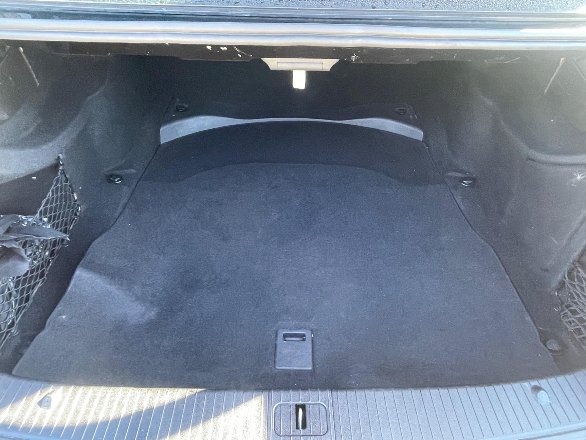 Mercedes-Benz E-Class view 12