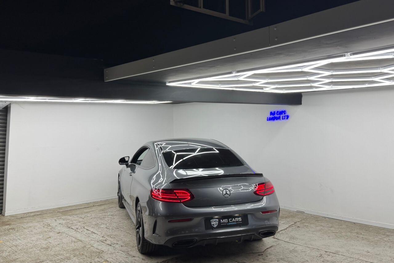 Mercedes-Benz C-Class view 33