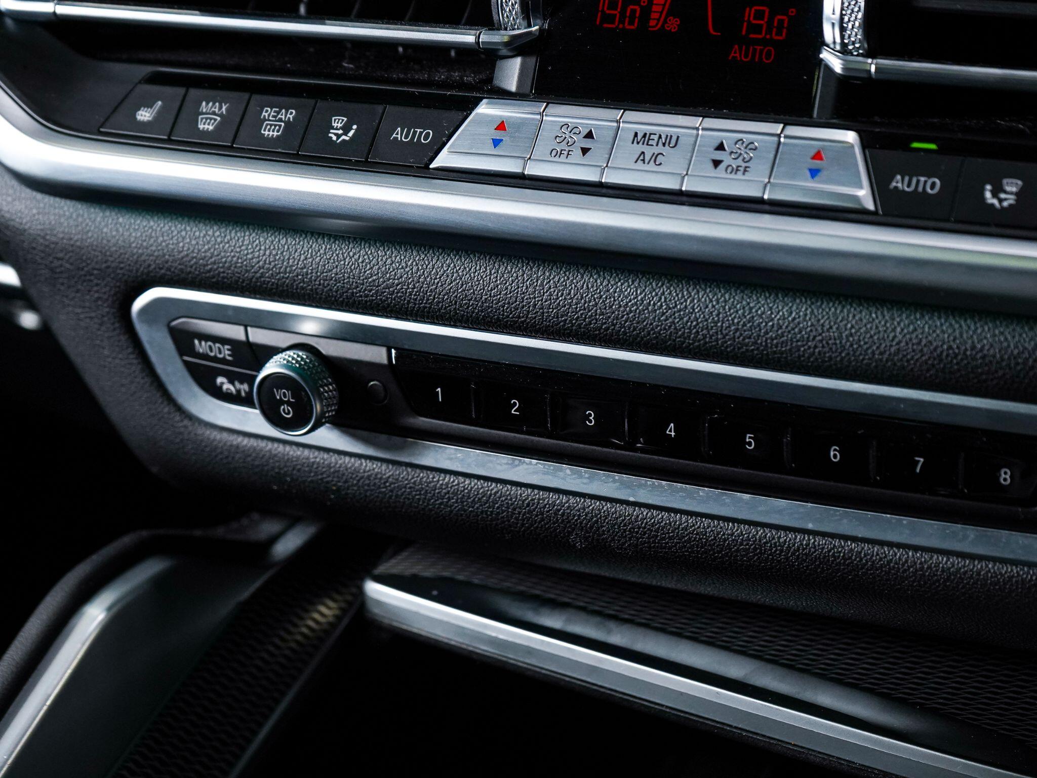 BMW X6 view 25