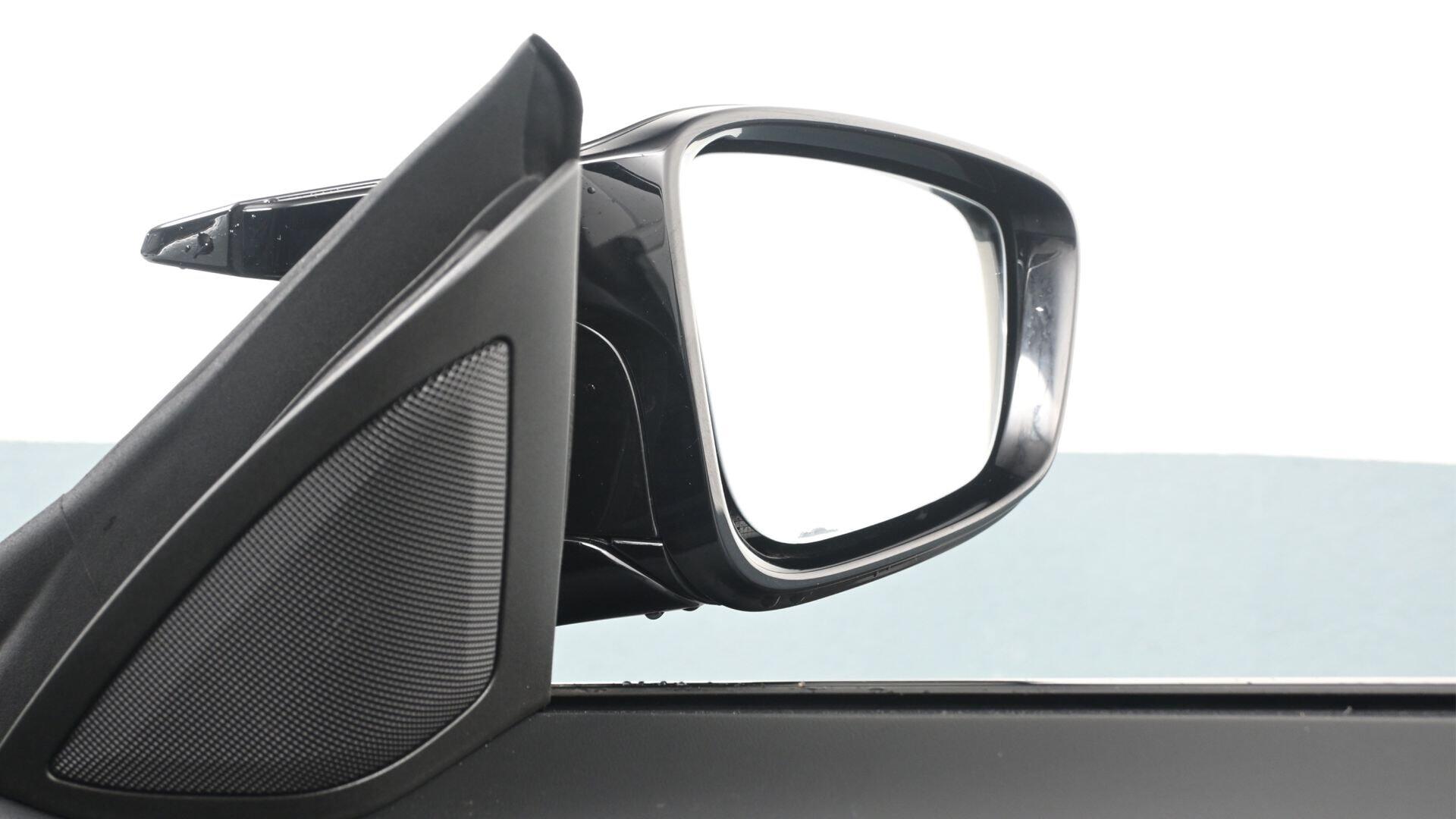 BMW I4 view 21