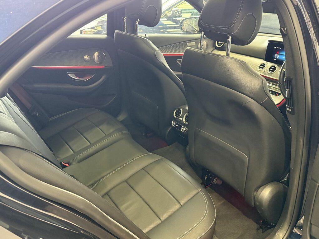 Mercedes-Benz E Class view 51