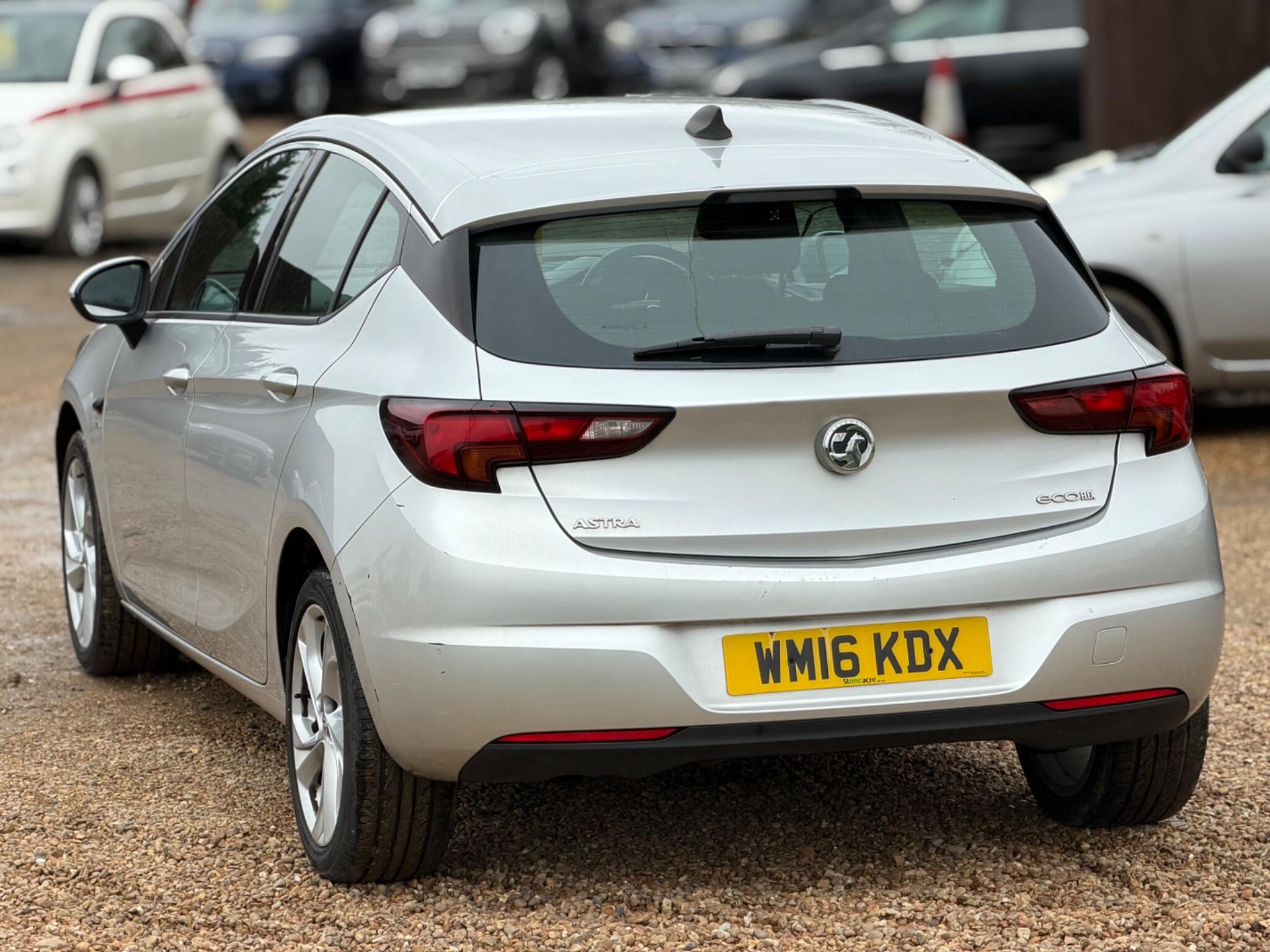 2016 Vauxhall Astra 1.0i Turbo ecoFLEX SRi Nav Euro 6 (s/s) 5dr image 9