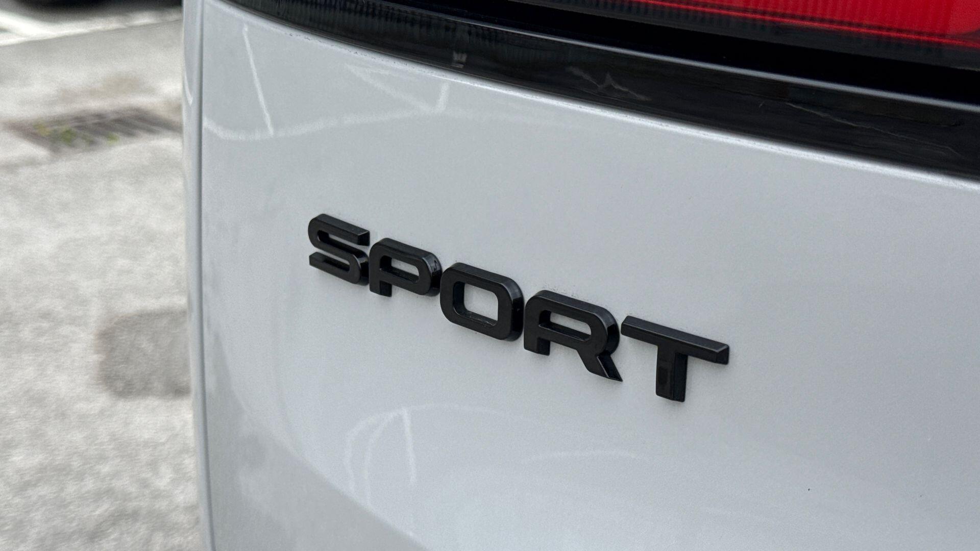 Land Rover Range Rover Sport view 22