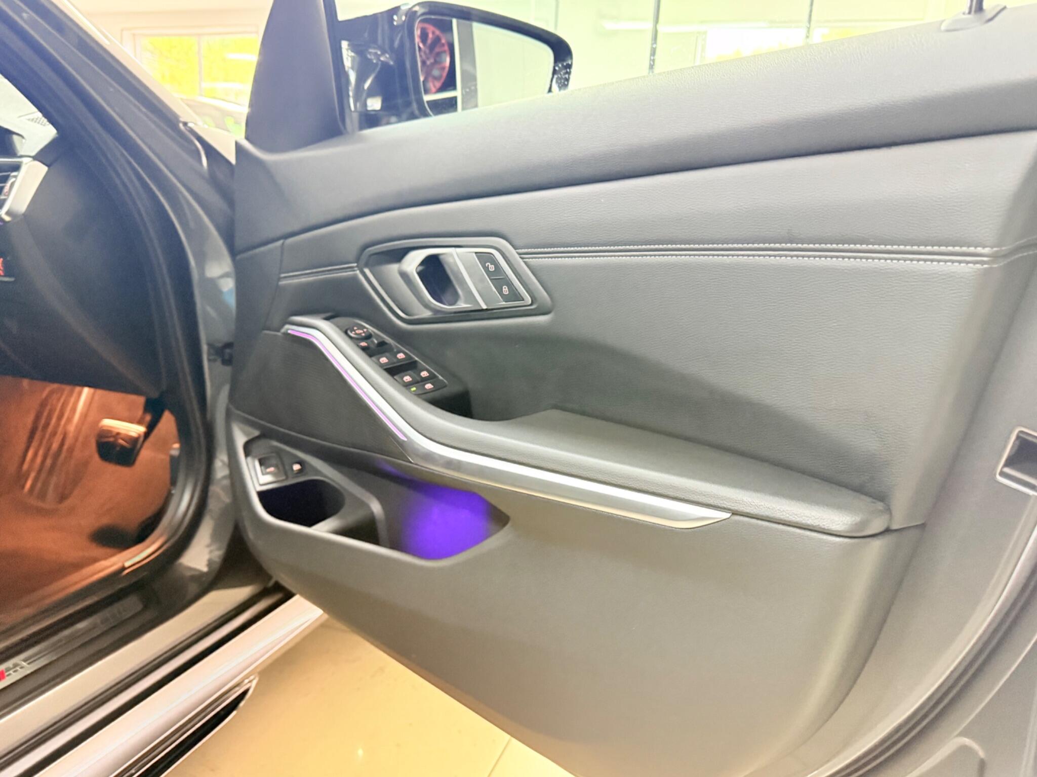 BMW 3 Series view 38