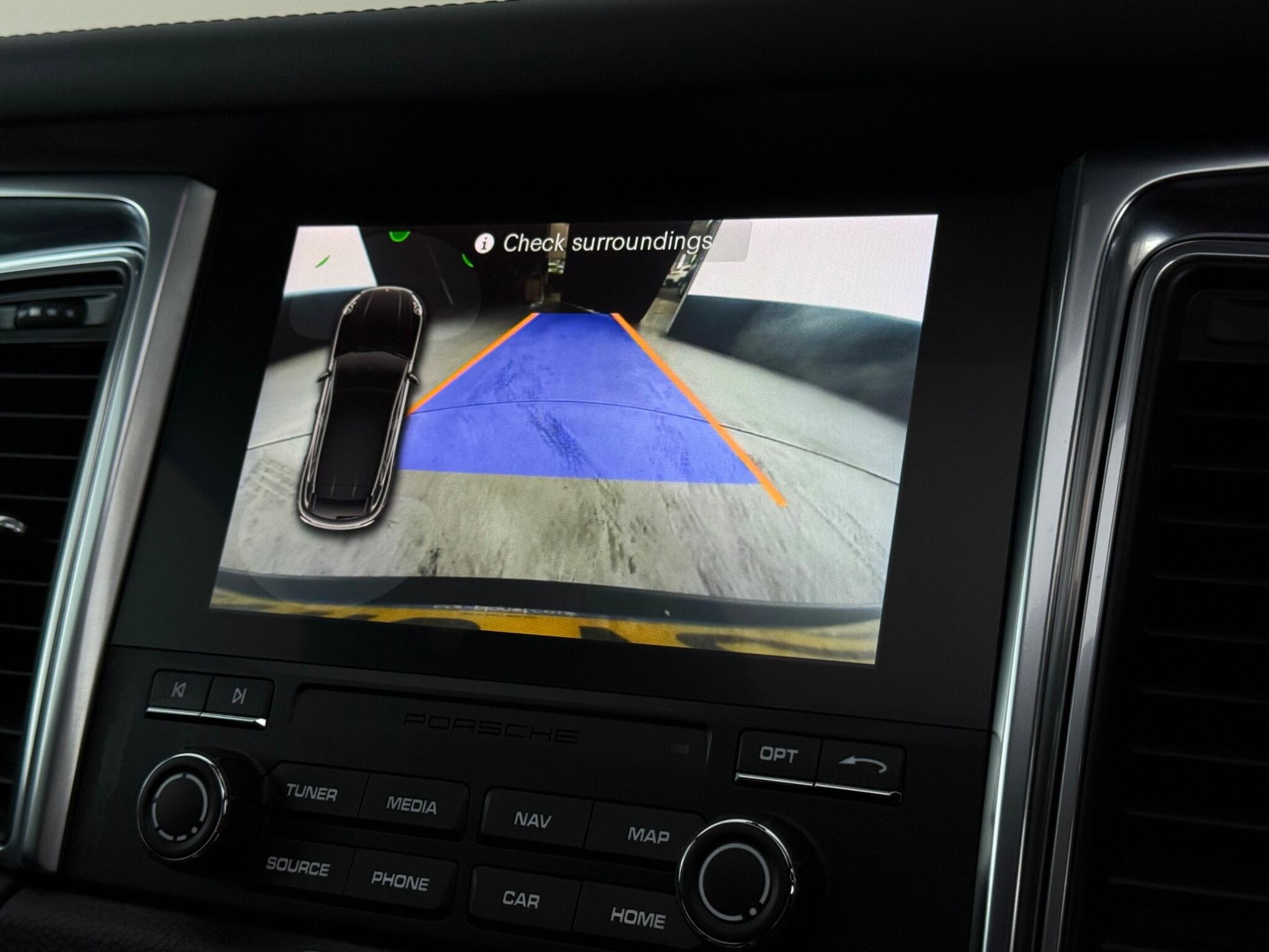 Porsche Macan view 40