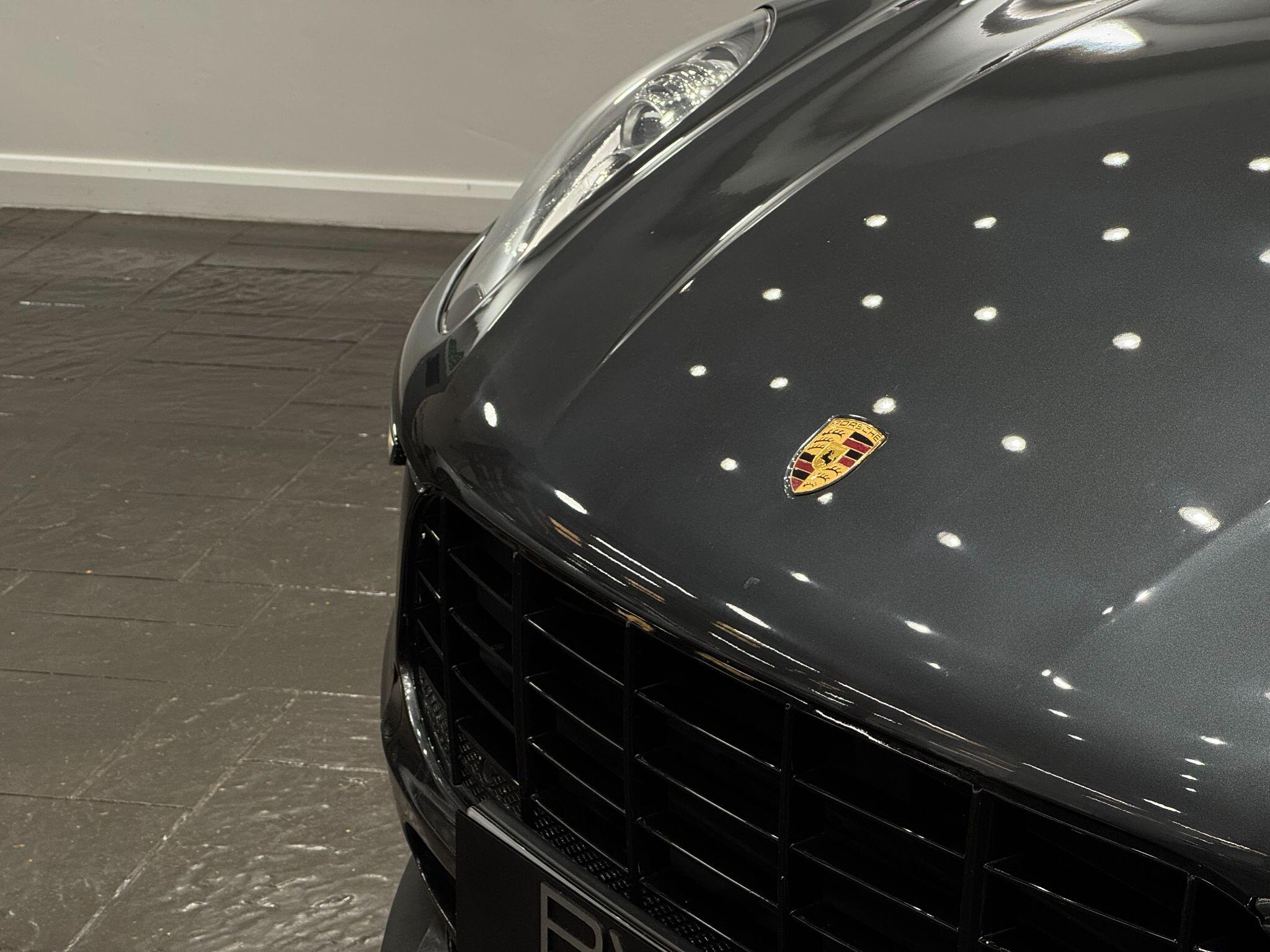 Porsche Macan view 9