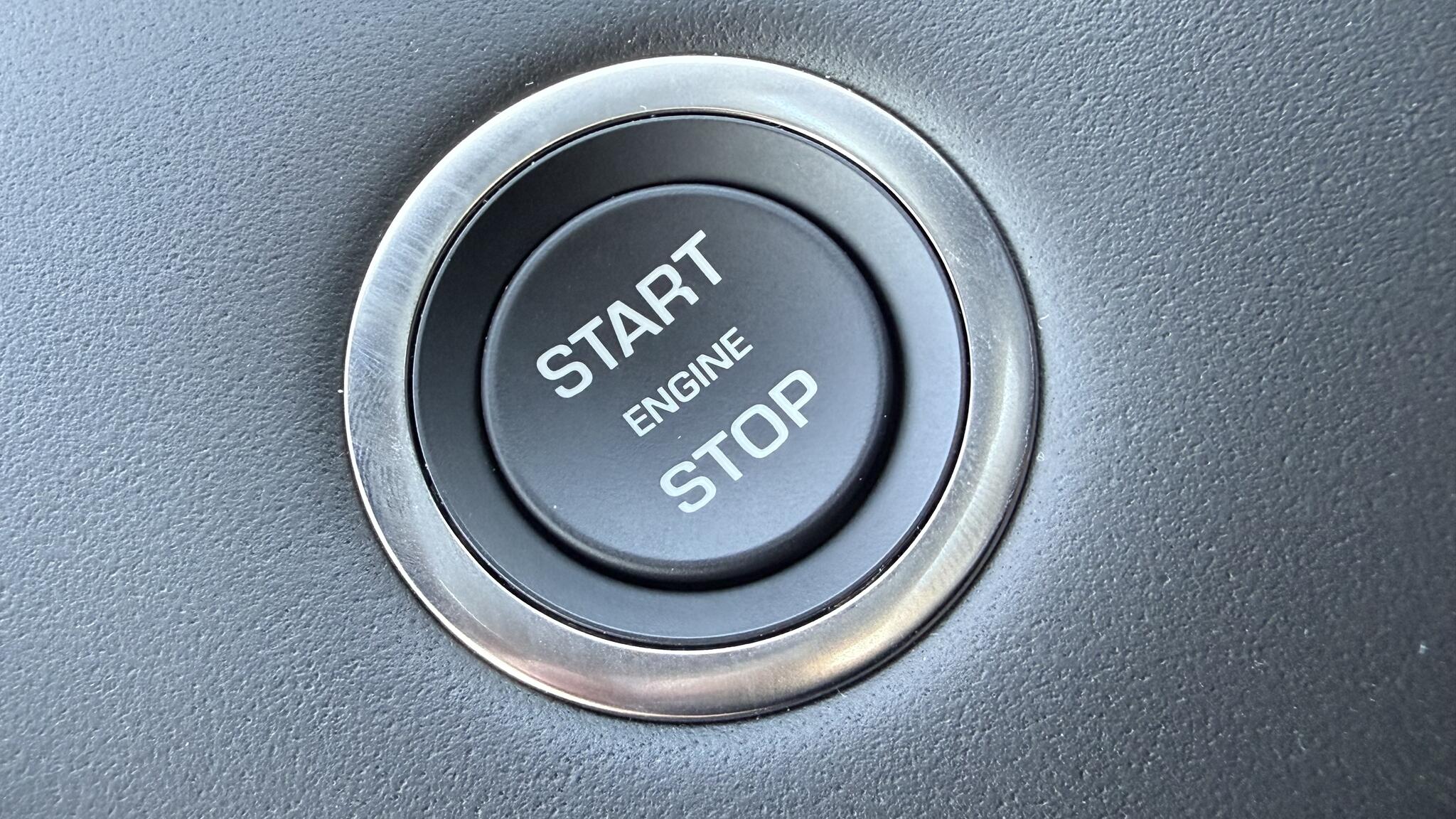 Land Rover Discovery Sport view 48