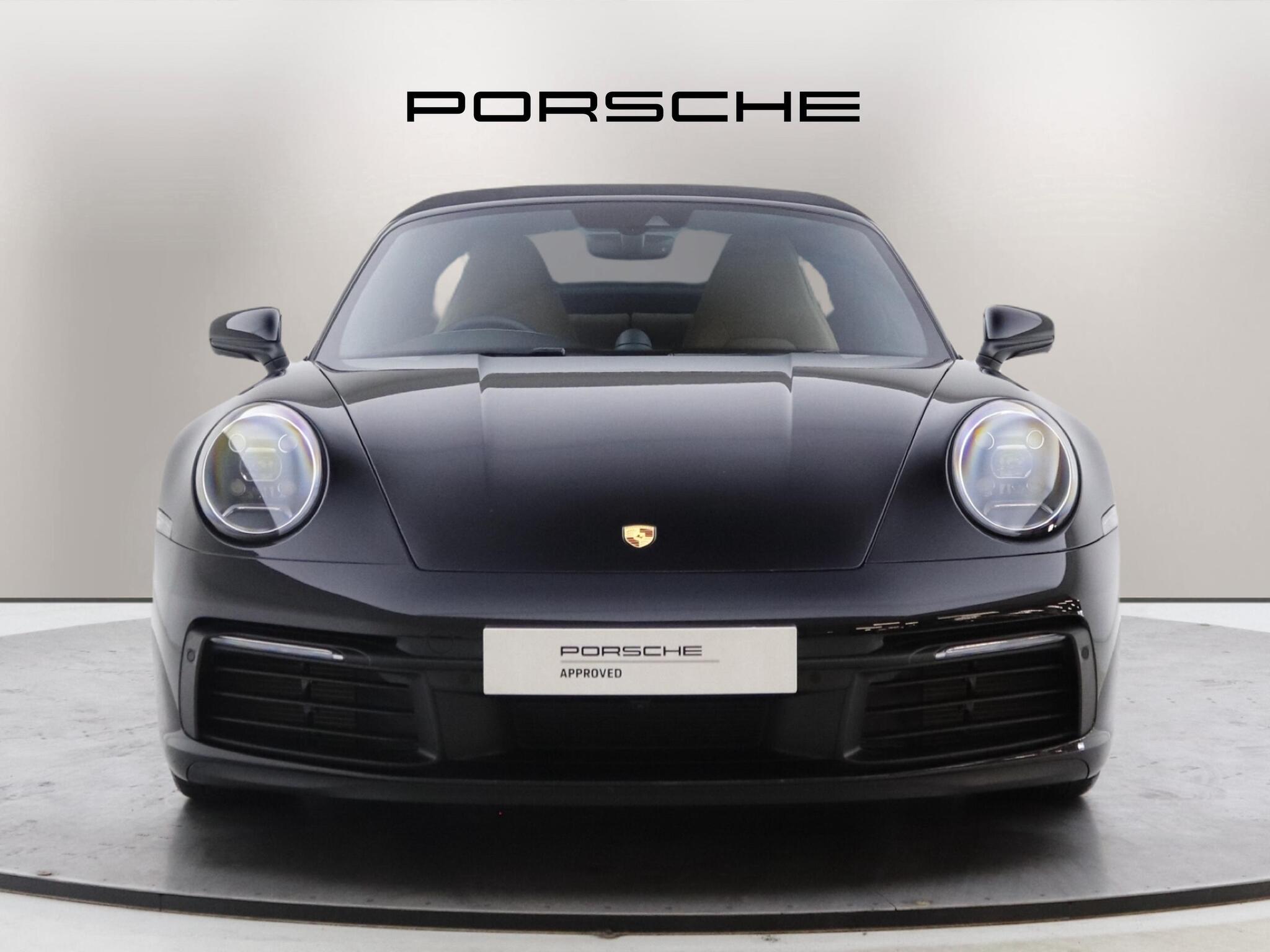 Porsche 911 view 6