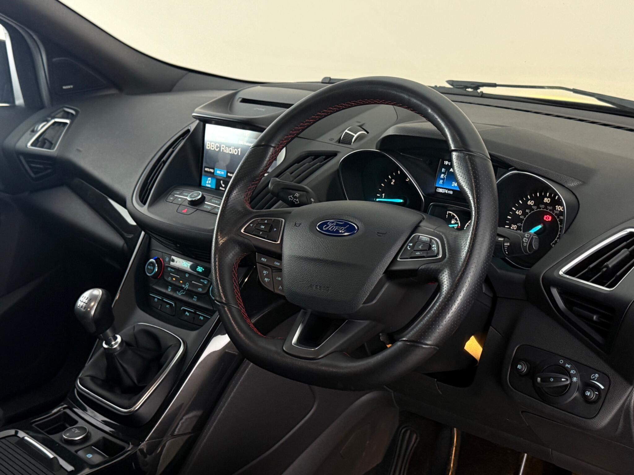 Ford Kuga view 3