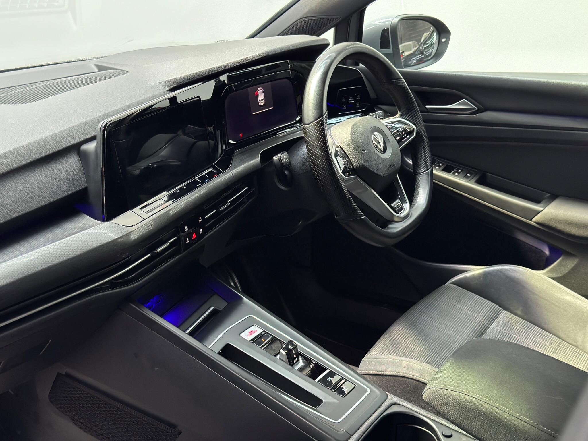 Volkswagen Golf view 48
