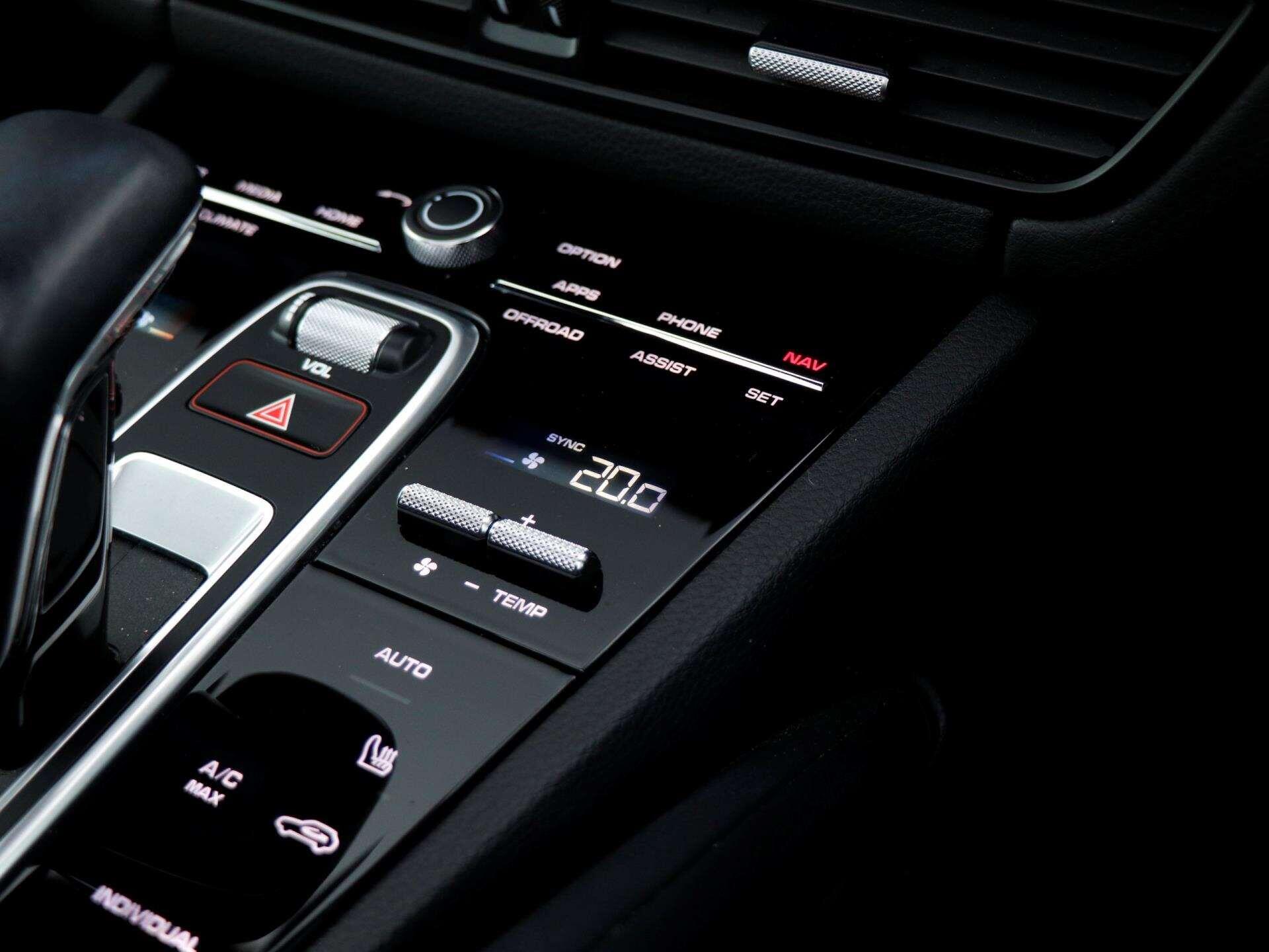 Porsche Cayenne view 17