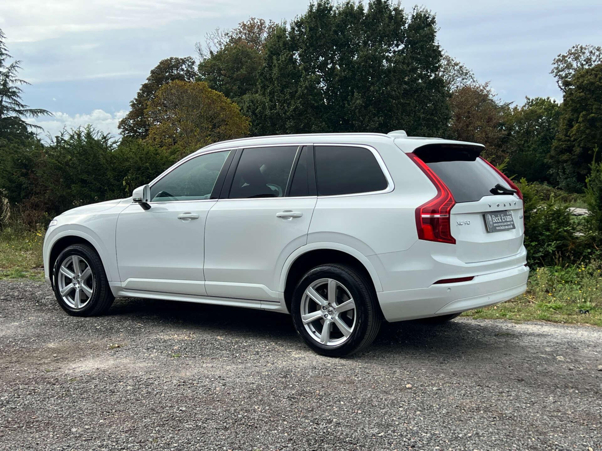 Volvo XC90 view 7