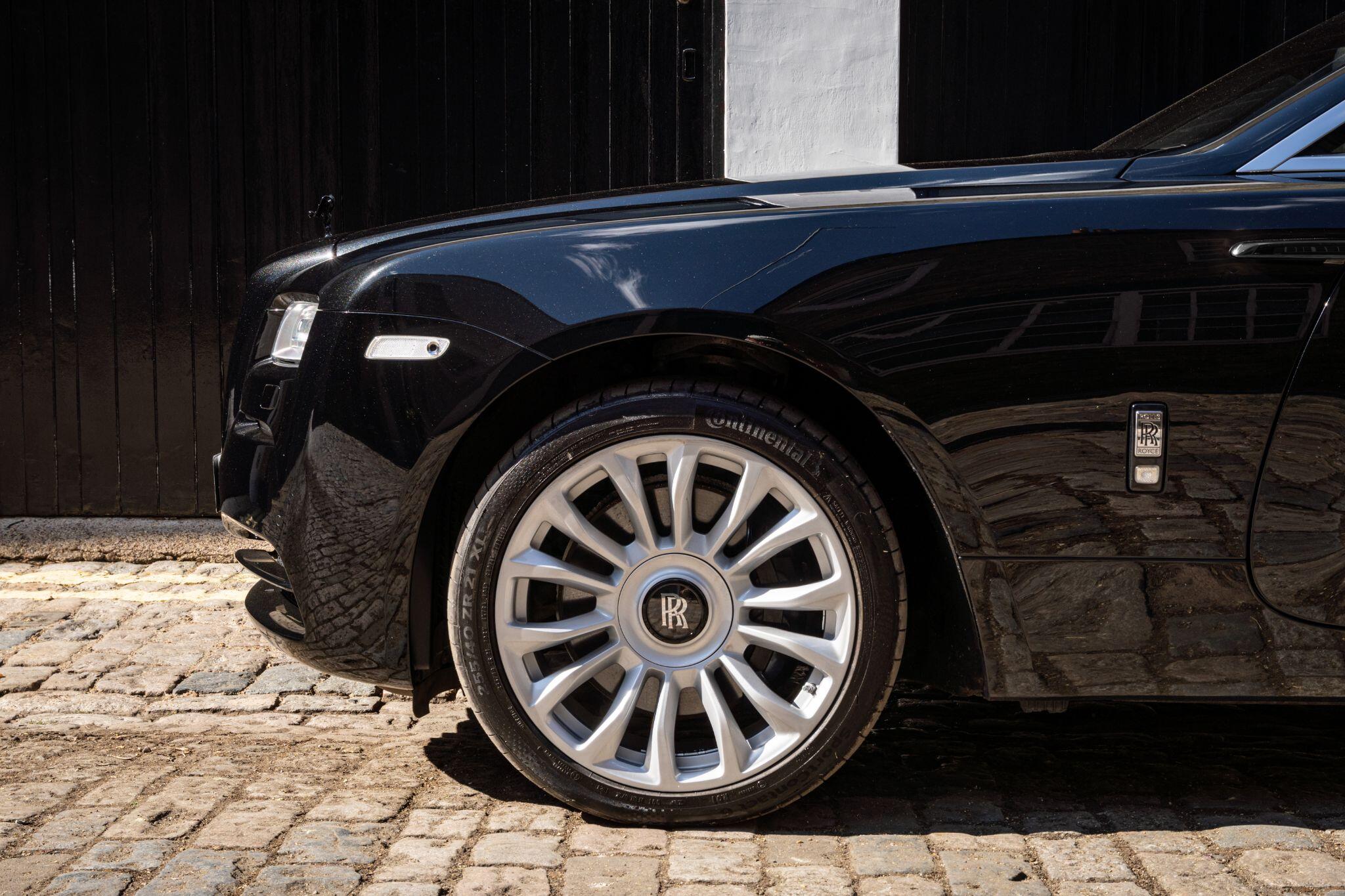 Rolls-Royce Wraith view 34
