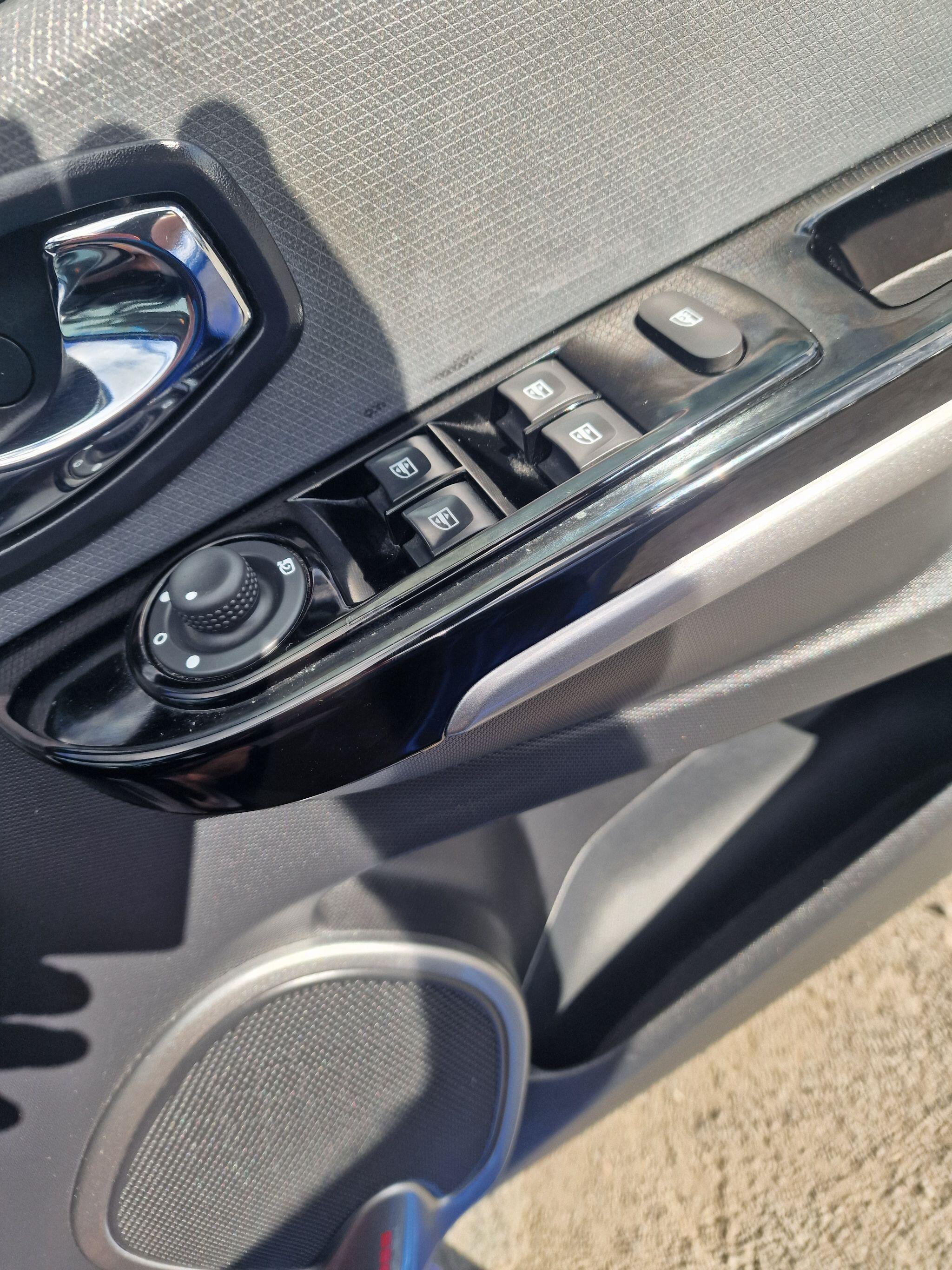 Renault Clio view 69
