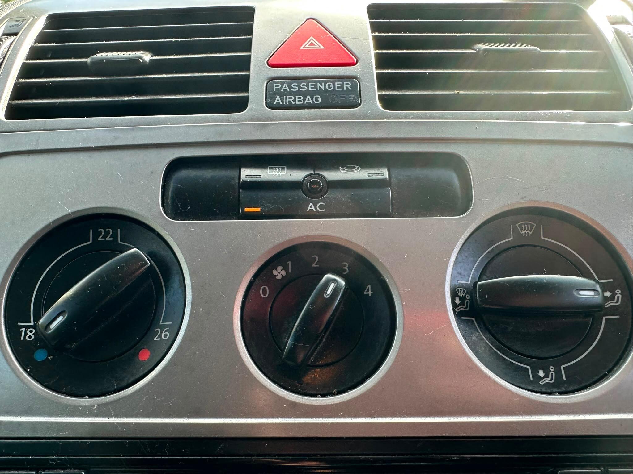 Volkswagen Touran view 31