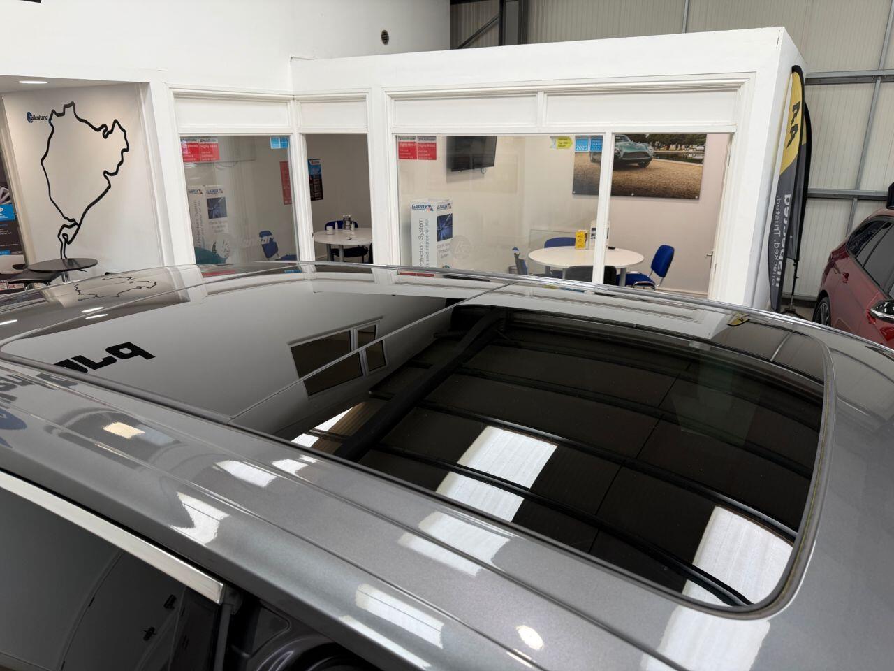 Porsche Cayenne view 32