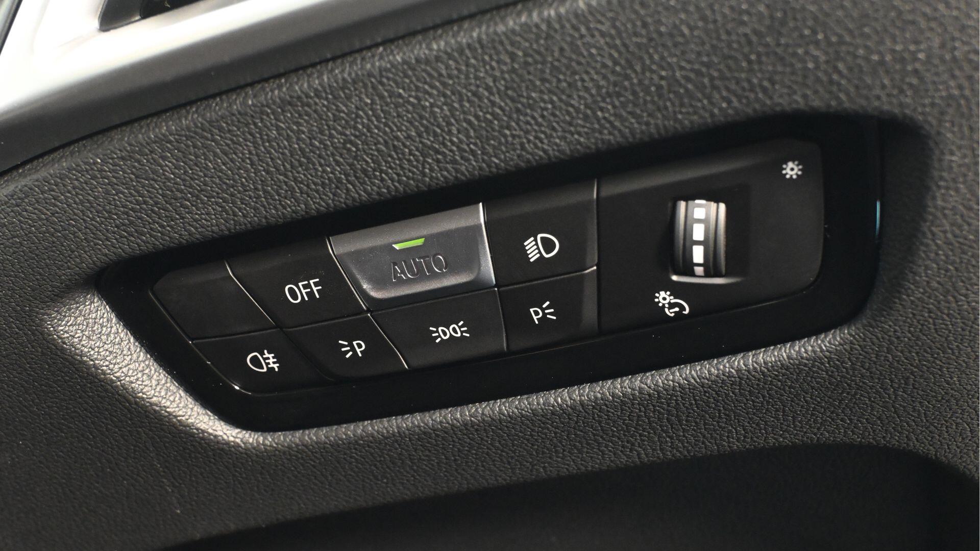BMW I4 view 24