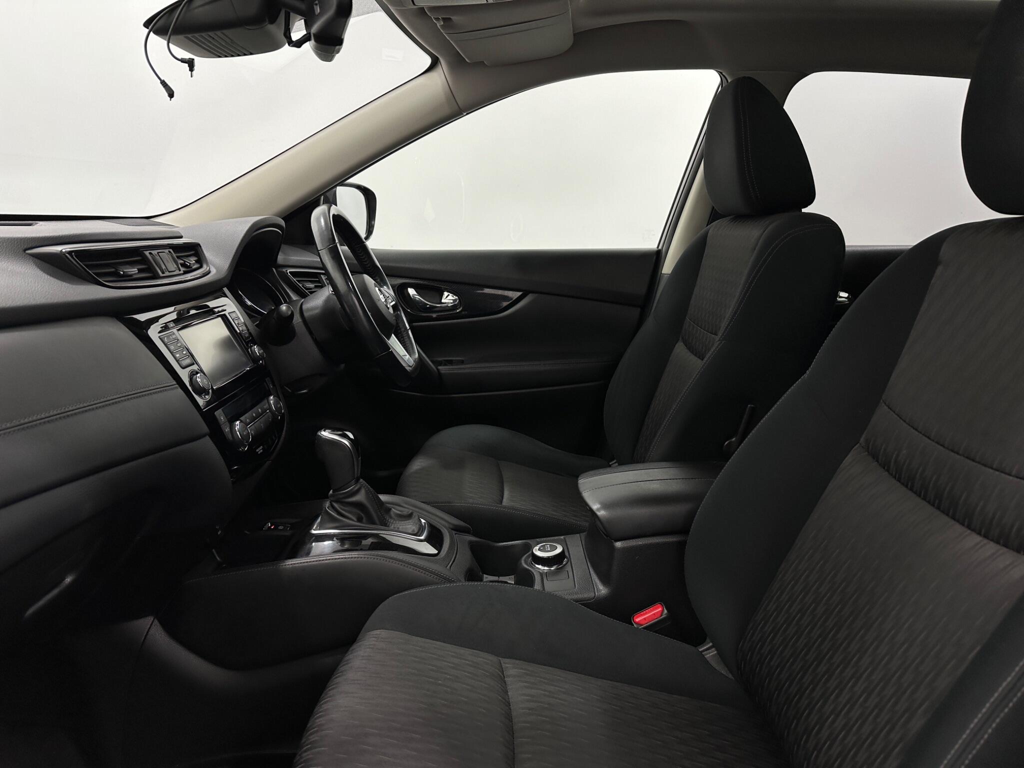 Nissan X-Trail view 35