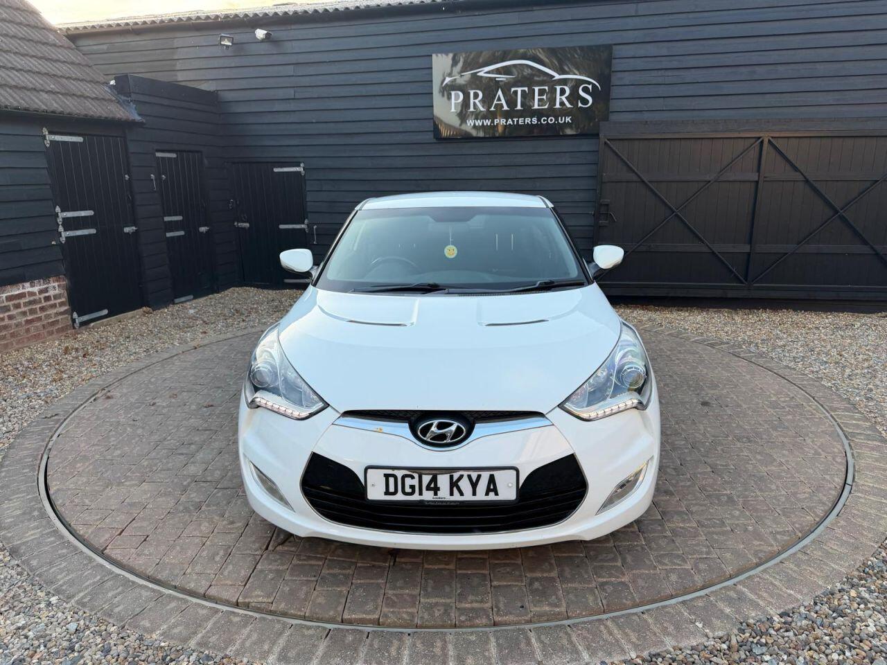 Hyundai Veloster view 4
