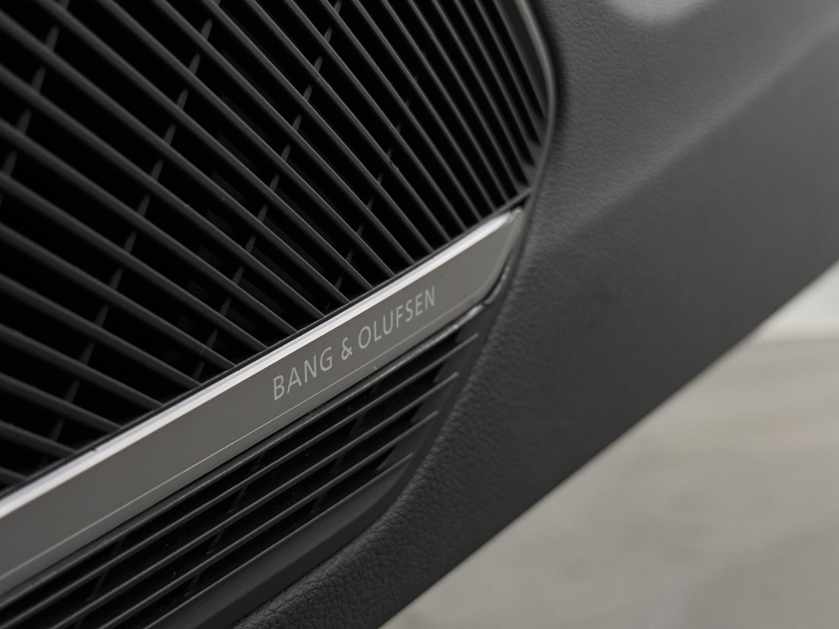 Audi S4 Avant view 27