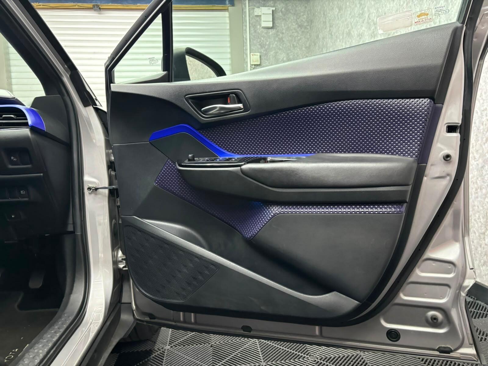 Toyota C-HR view 23