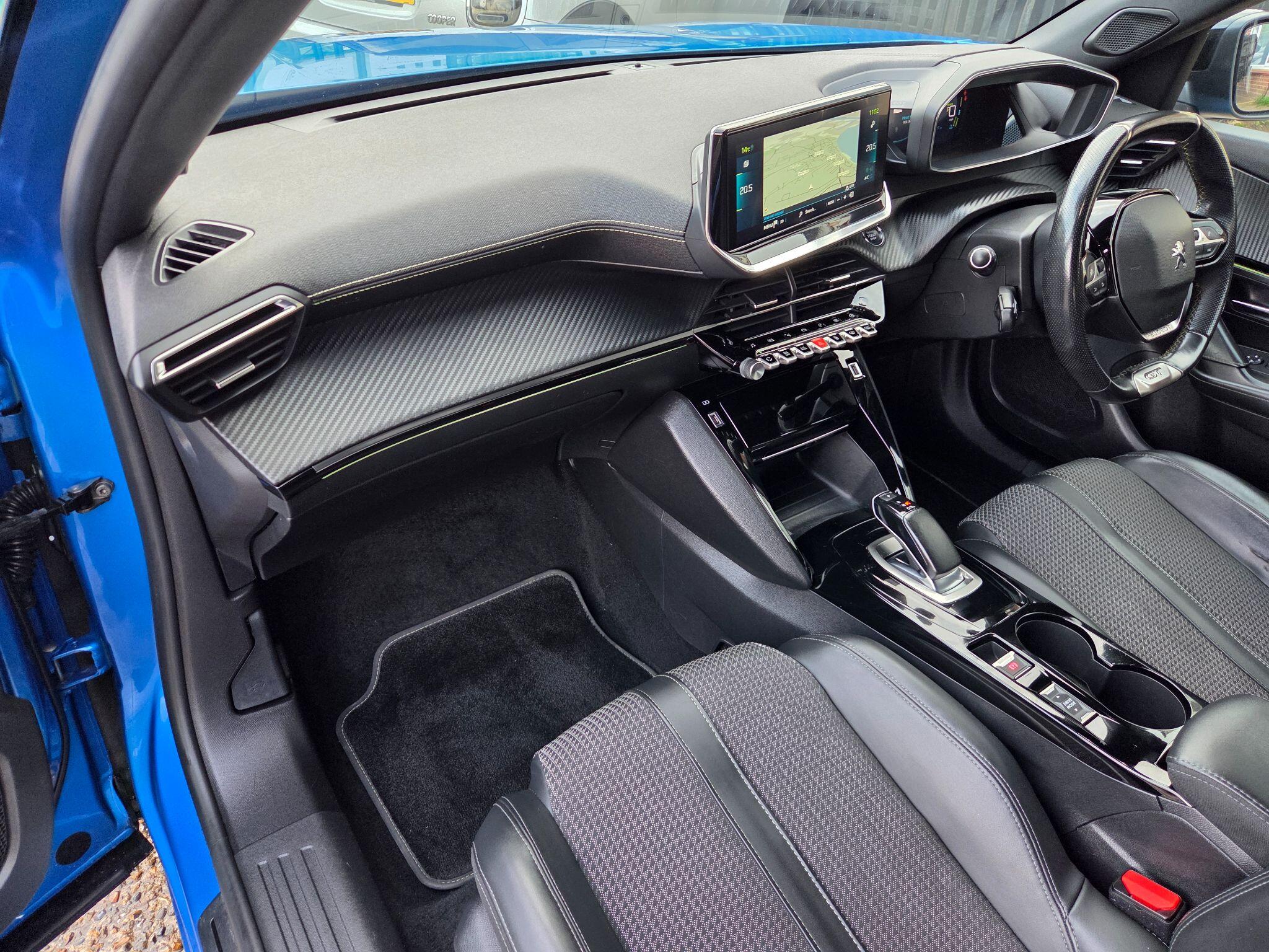 Peugeot e-2008 view 26